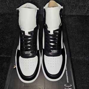 Men Inc Keanu blk and white upper shoe size 9.5  new with box